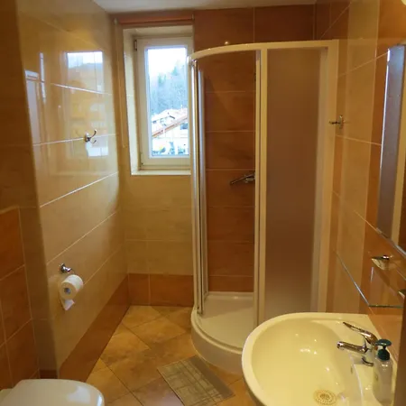 Goscinne Zbojnik 3*