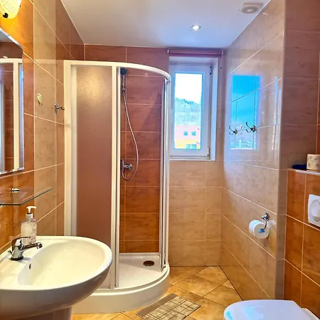 Goscinne Zbojnik Πανσιόν 3*